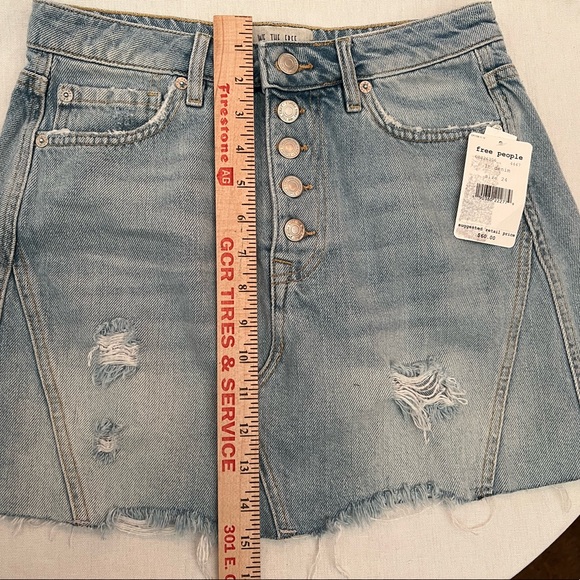 NWT Free People denim mini skirt light wash sz 24 - Picture 3 of 7